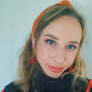 Meet your Posher, Lia